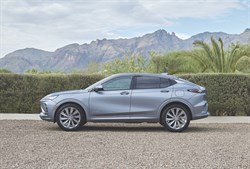 2025 Buick Envista Avenir Side Profile Tension Graphic Insert