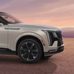 40 x 40 Escalade IQ Sport Front Side Framed Art